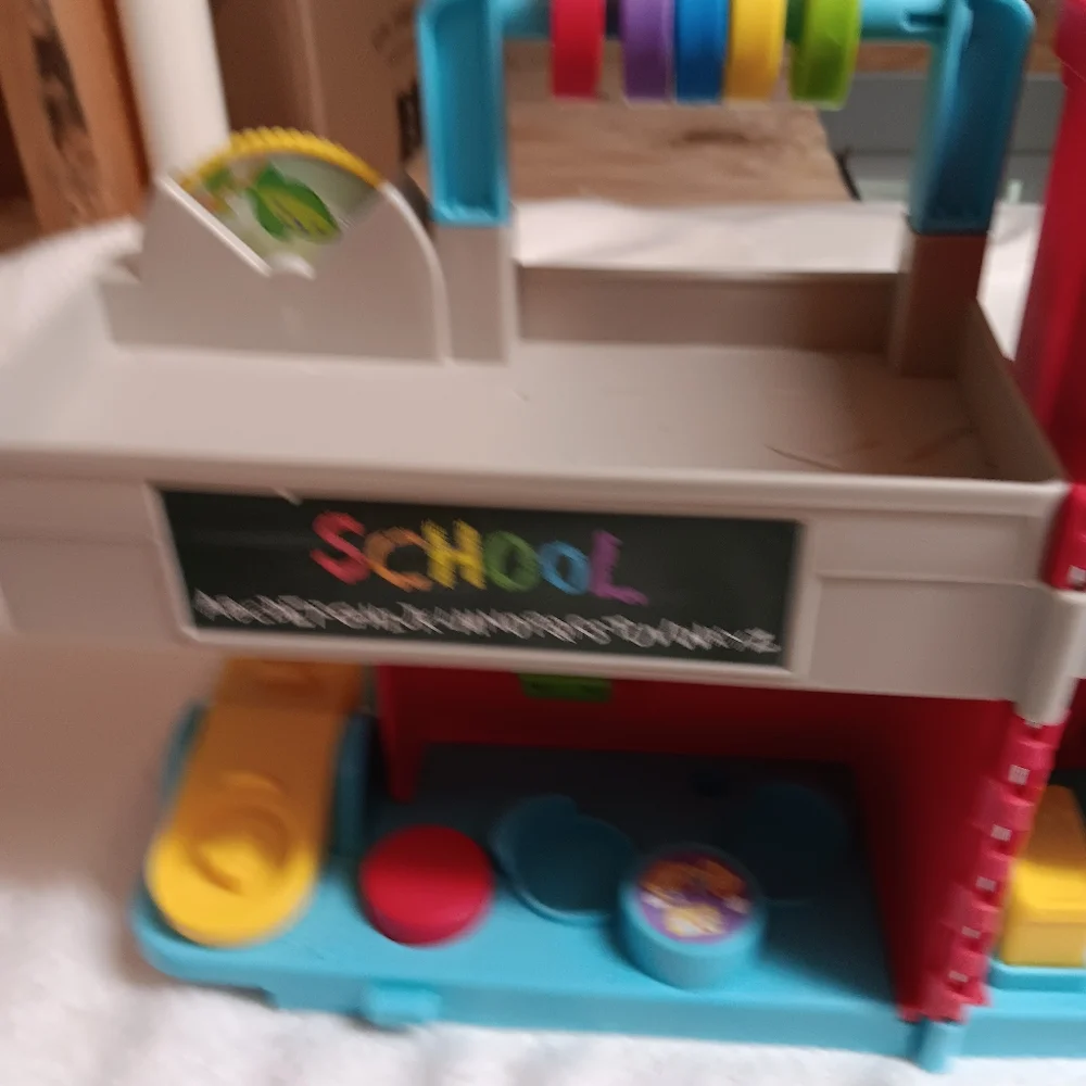 Fisher Price School - Picture 9 of 11